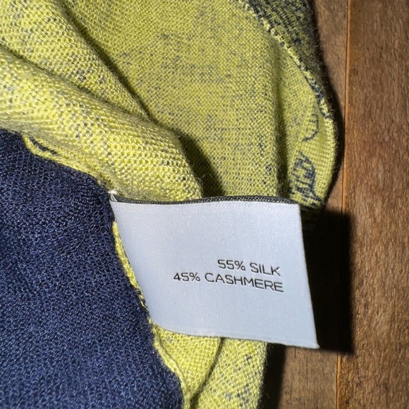 Saks Fifth Avenue Silk/Cashmere Blend 3/4 Sleeve Top‎ - Picture 3 of 3